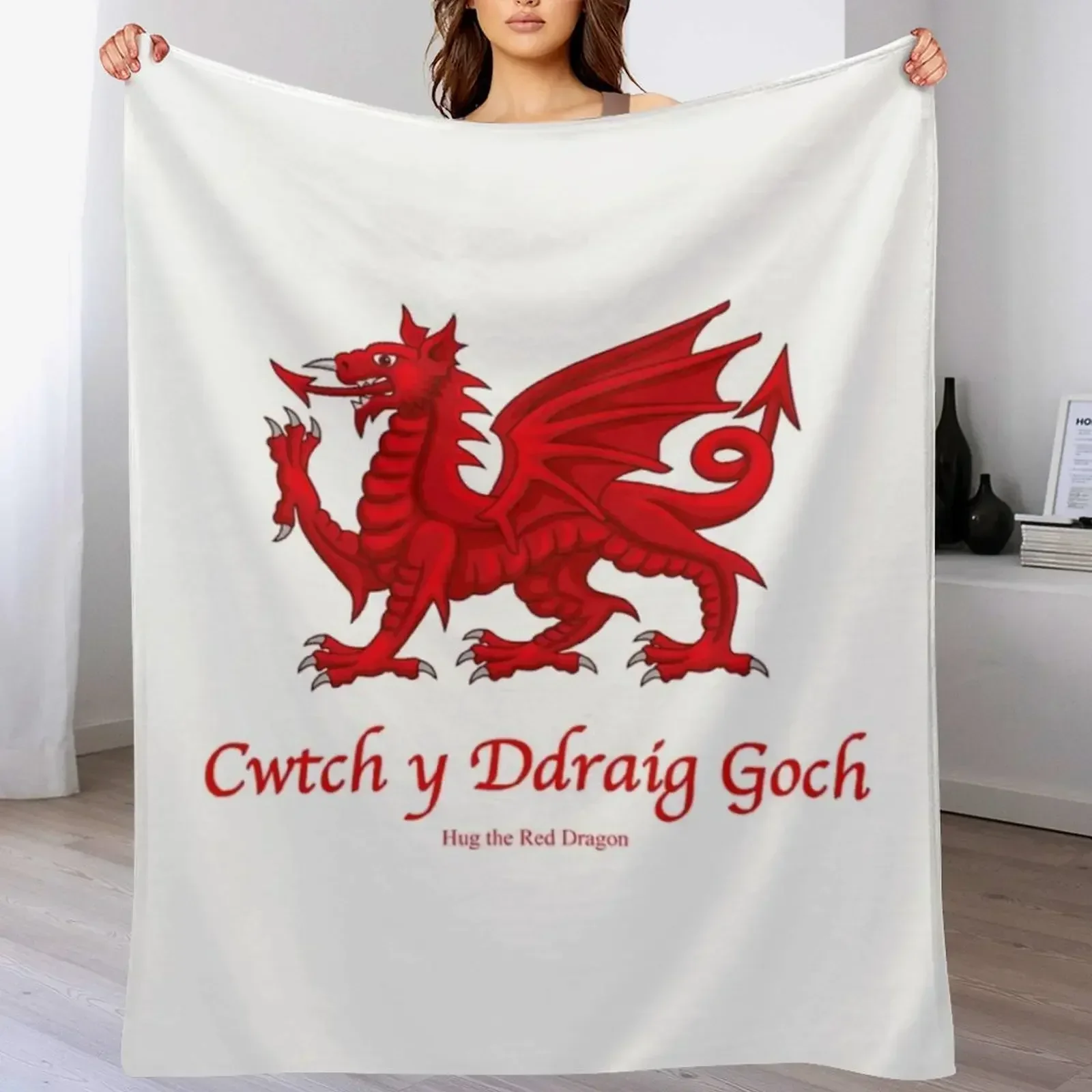 Футболка Welsh Red DragonCwtch y Ddraig Goch - Онимает красный дракон декоративное одеяло