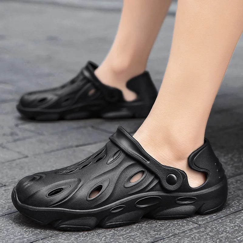 

2022 New Summer Men Rubber Beach Sandals Mens Clogs Garden Shoes Clog Zuecos Hombre Outdoor Slip on Breathable