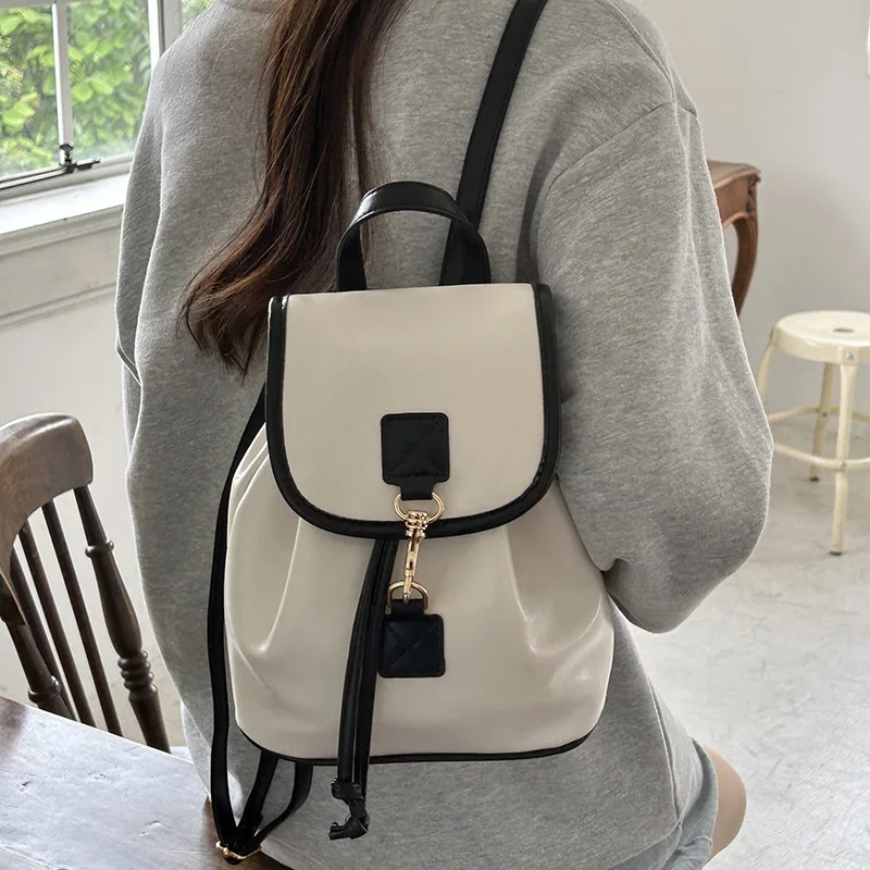 

2023 Graceful Backpack Women's Bag Contrast Color Fashion Casual Simplici Flip All-Match