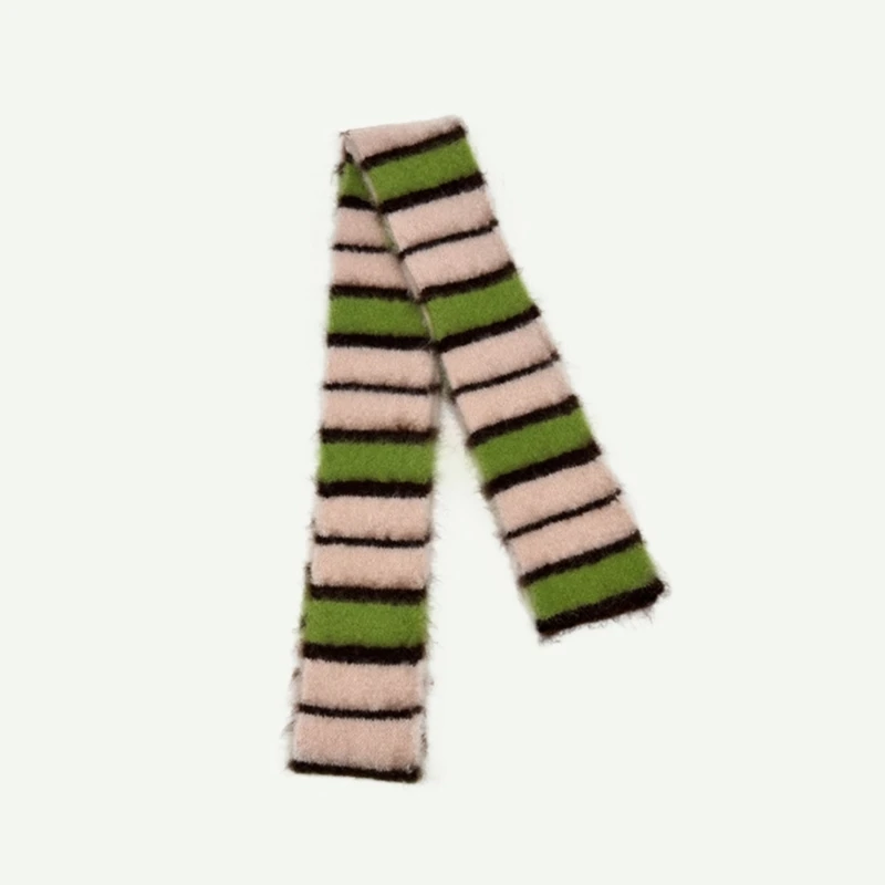 Рисунок 6 - Женский шарф в стиле субкультуры Y2K