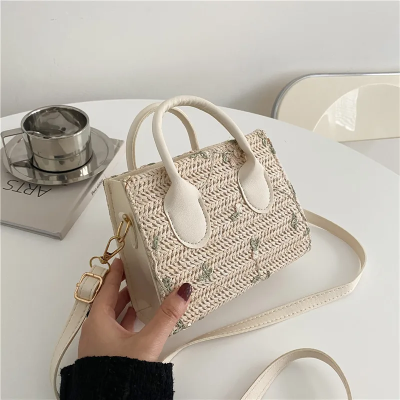 

2022 Summer Bohemia Women Straw Handbag ladies small shoulder bags Handmade Flower Embroidery Purse Crossbody Rattan Handbags