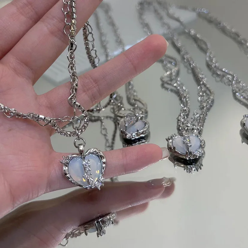 

2022 Kpop Vintage Goth Heart Pendant Choker Clavicle Chain Necklace For Women Punk Grunge Collares Aesthetic Jewelry New Arrival