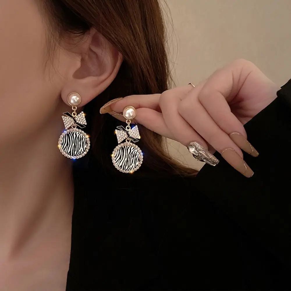 

Female Korean Style Earrings Dangle Earrings Bow Earrings Fashion Jewelry Gift Crystal Stripe Pearl Ear Accessories