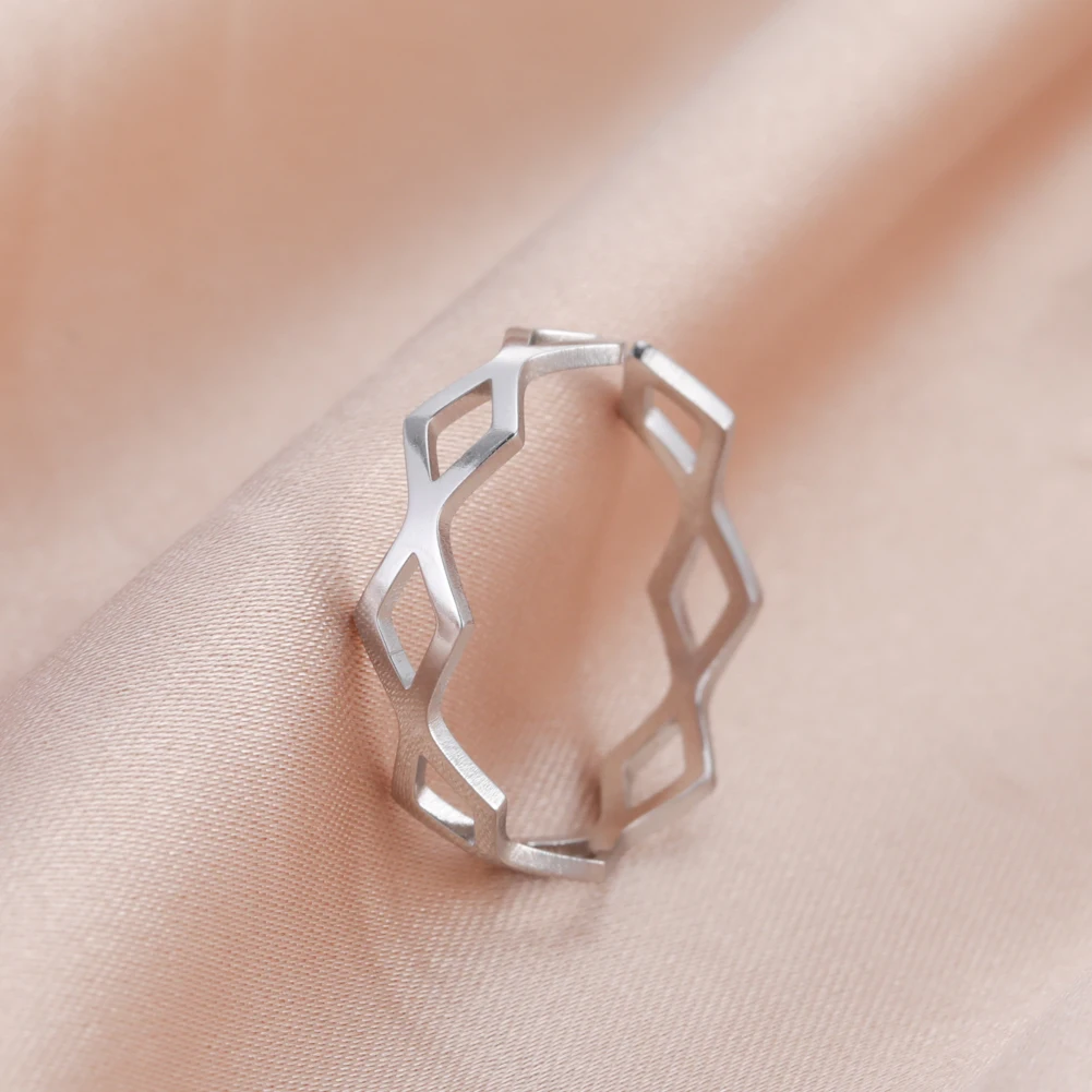 

Adjustable Women's Ring Hollow Simple Looping Rhombus Rings Stainless Steel Finger Jewelry Birthday Gifts