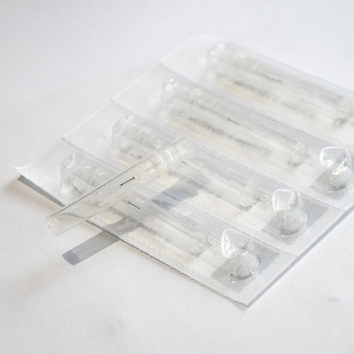 Одноразовый прозрачный шприц для безболезненной маленькой иглы 31 г 4/6/13 мм