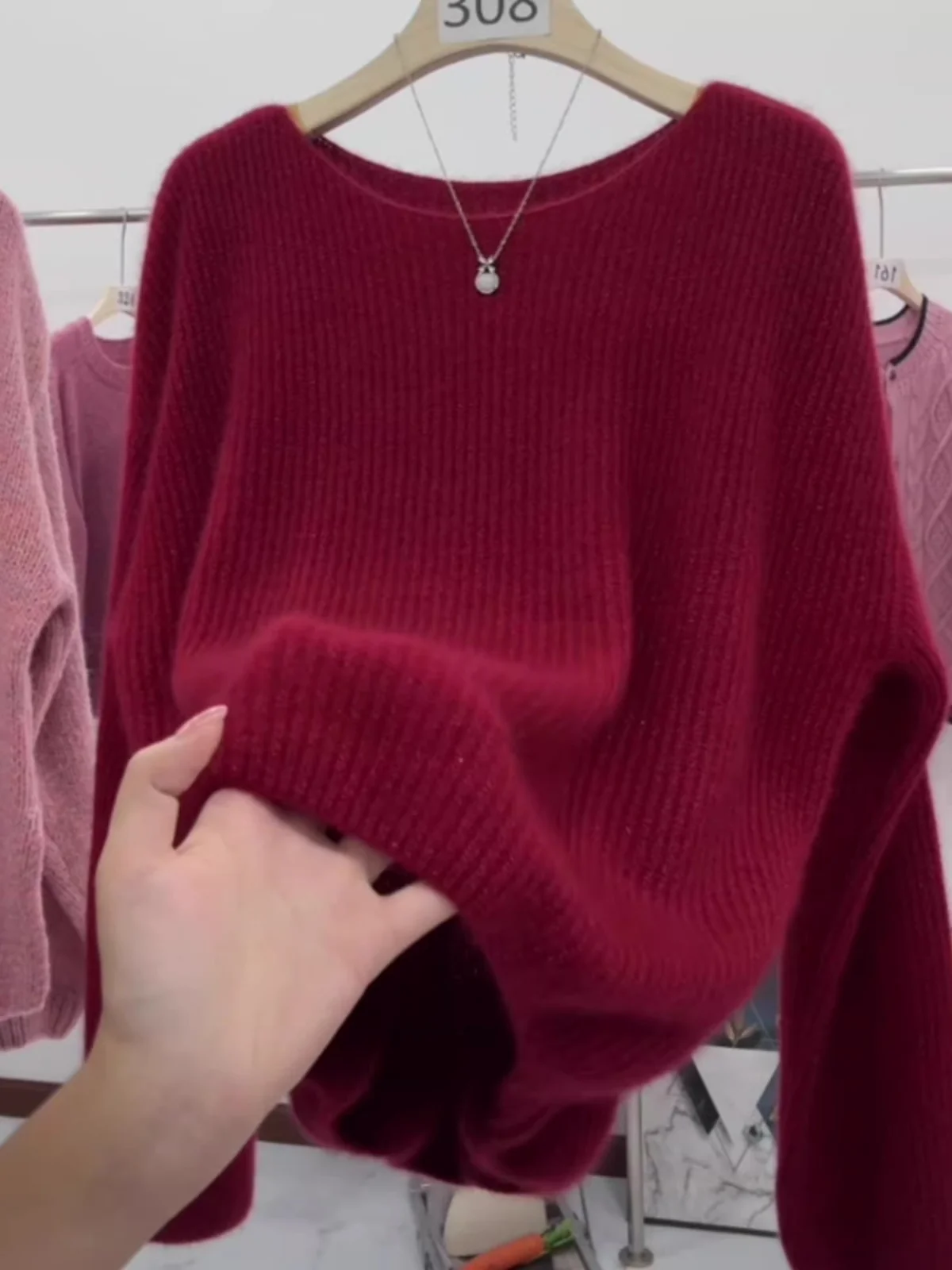 European Goods Autumn and Winter Wear New Pullover Red Knit Women 2024 Popular Loose Slimming Design Sense Sweater Fashion