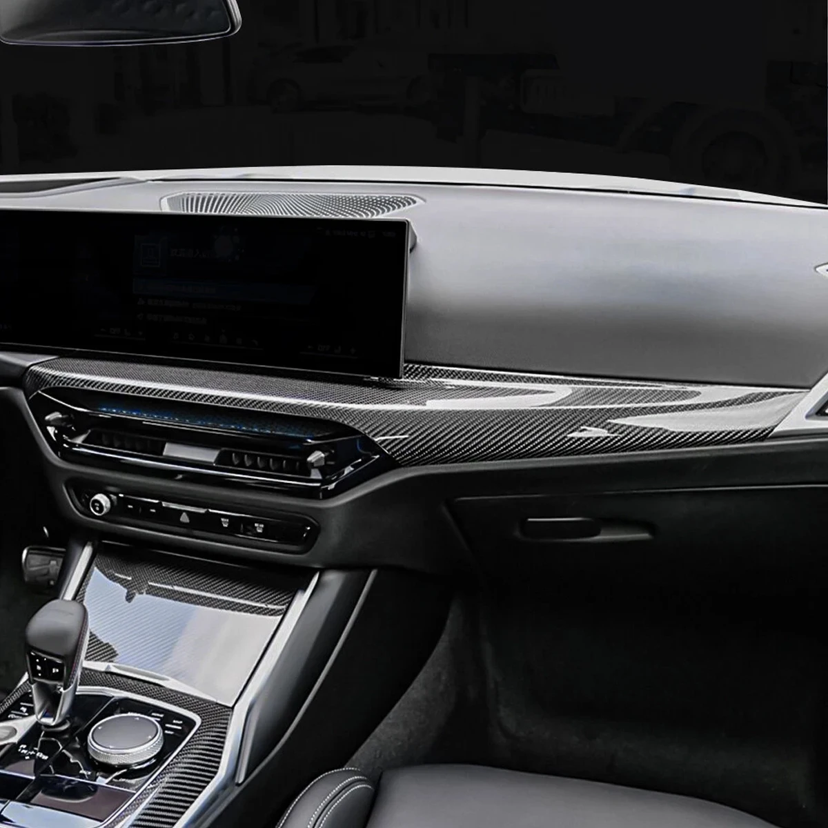 Фото Для BMW 2 3 4 серии G42 G20 G22 G28 M2 G87 M3 G80 M4 G82 2025+ LHD Внутренняя крышка приборной панели из настоящего углеродного волокна Автомобильные аксессуары №4