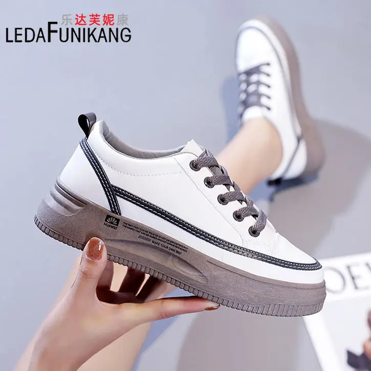 

Versatile casual new leather breathable thick sole sneakers for spring and autumn 2023