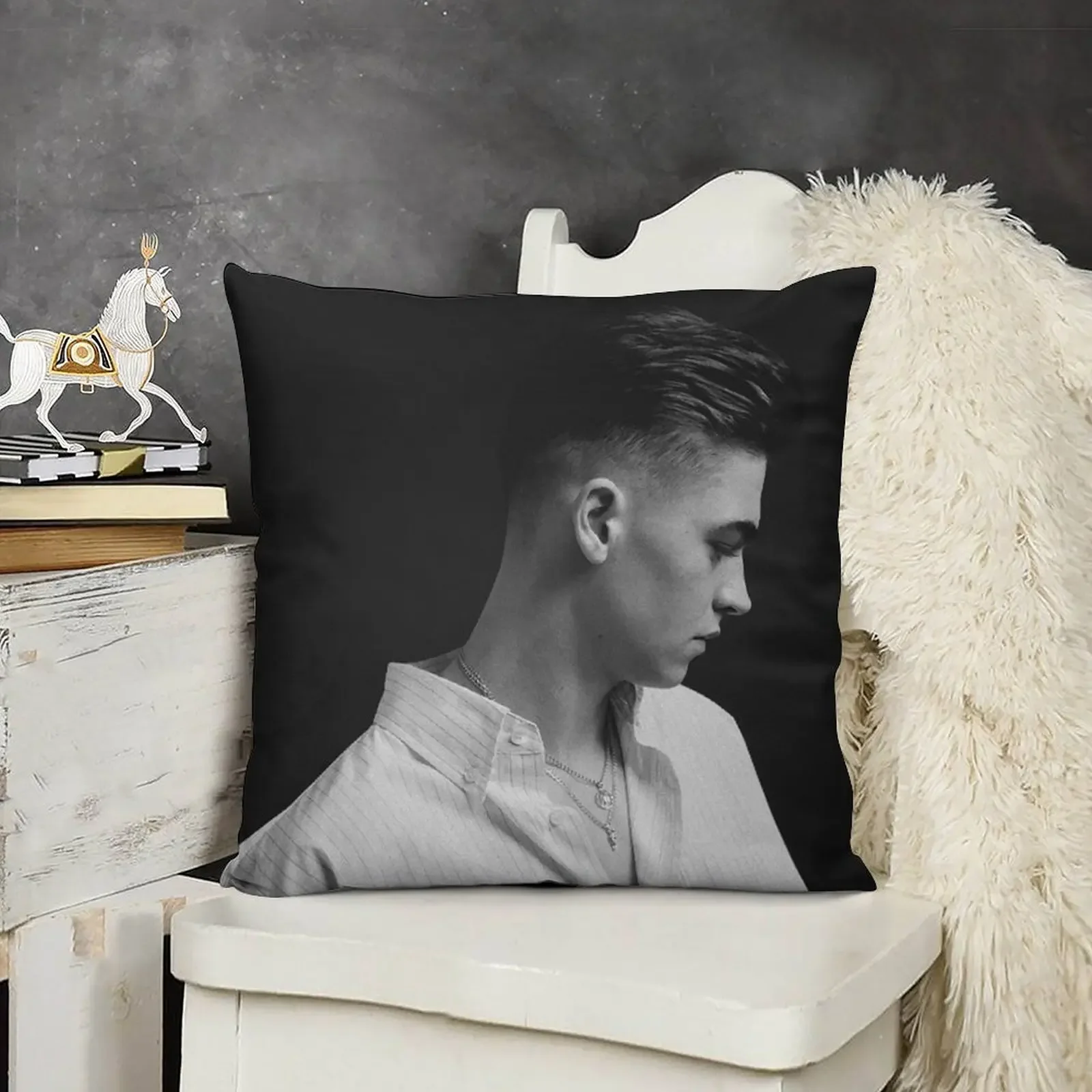 Подушка Hero Fiennes Tiffin наволочки подушки для кровати рождественские чехлы подушка