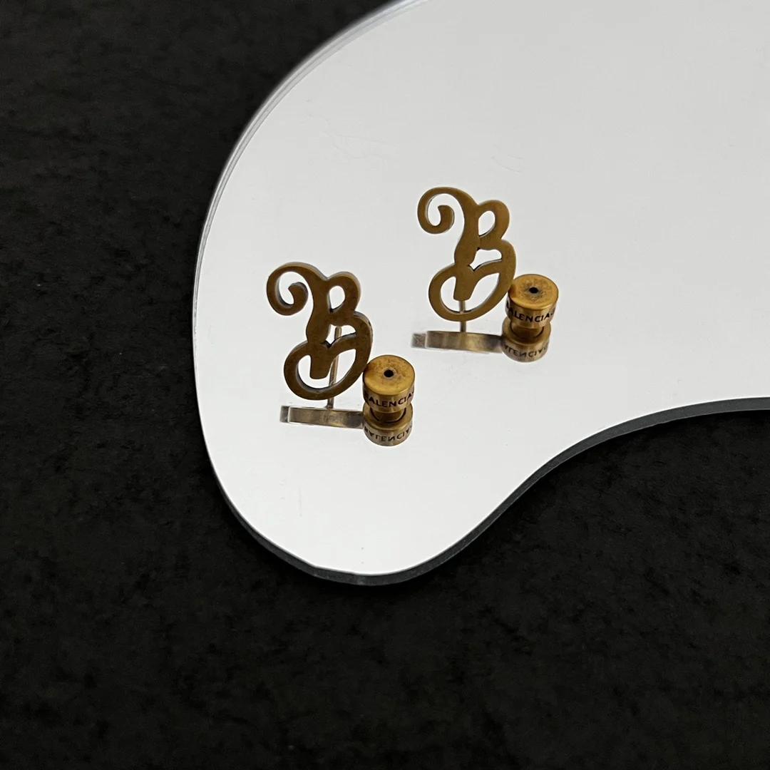 

Retro style simple and generous big gold full earrings