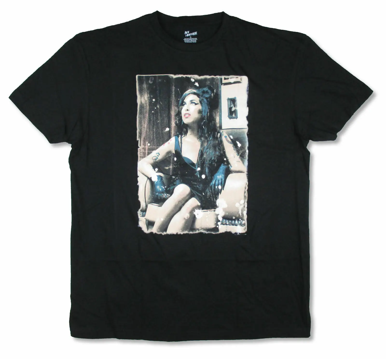 

Amy Winehouse Chair Portrait Photo Black T-Shirt NEW