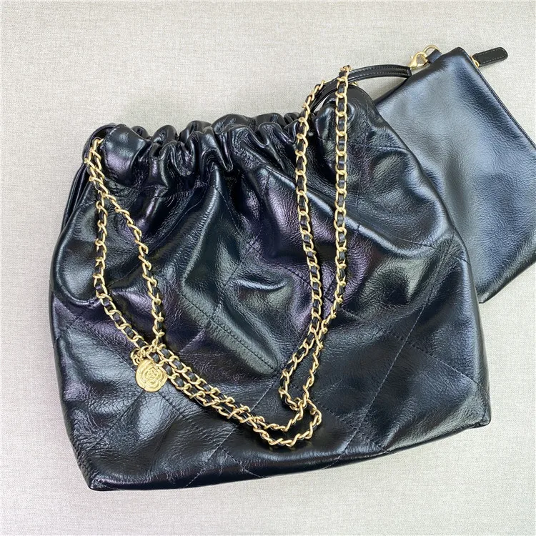 

2022 New Top Layer Oil Wax Cowhide Small Fragrance Style Diamond Chain Garbage Bag Large Capacity Fashion Shoulder Bag Tote Bag