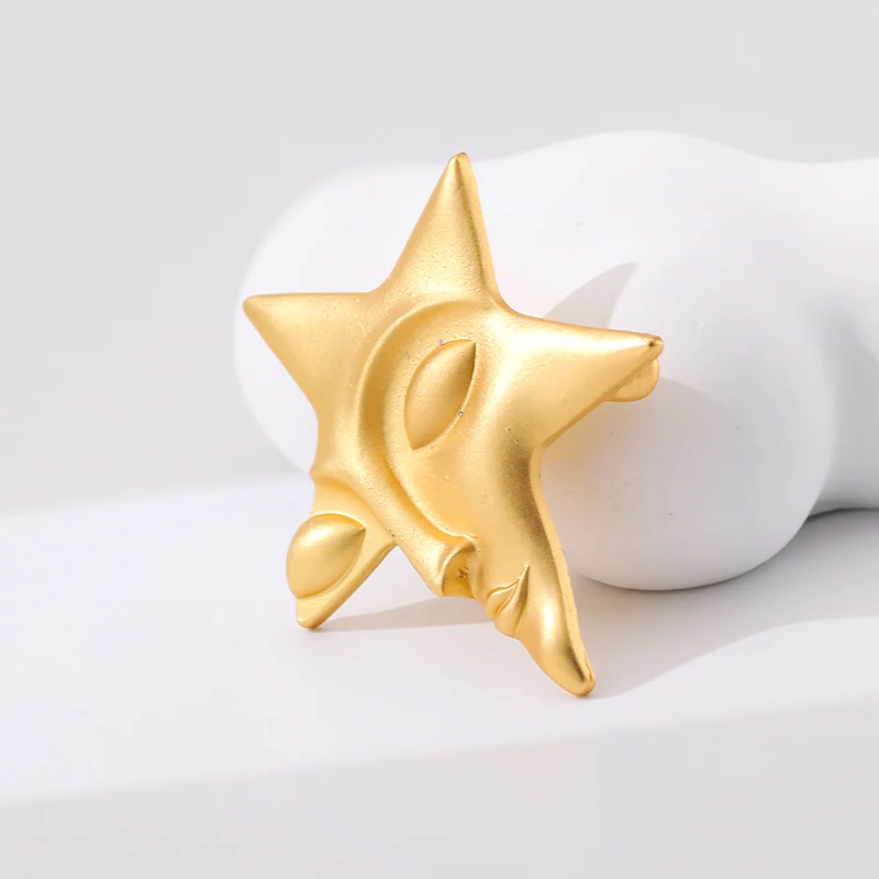 Винтажная брошь из металлического сплава цвет в ассортименте