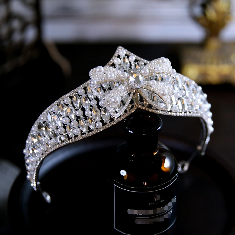 

Bridal Diamond Crown Wedding Headdress Wedding Banquet Hair Accessories Hepburn Style Butterfly Section Hair Crown Holiday Crown