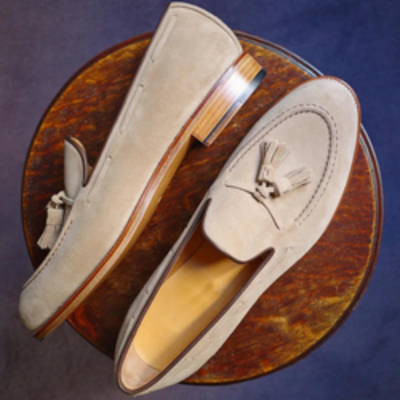 

Loafers Men Shoes Faux Suede Solid Color Round Toe Flat Bottom Square Heel Classic Fashion Simple Tassel Casual Shoes KD421