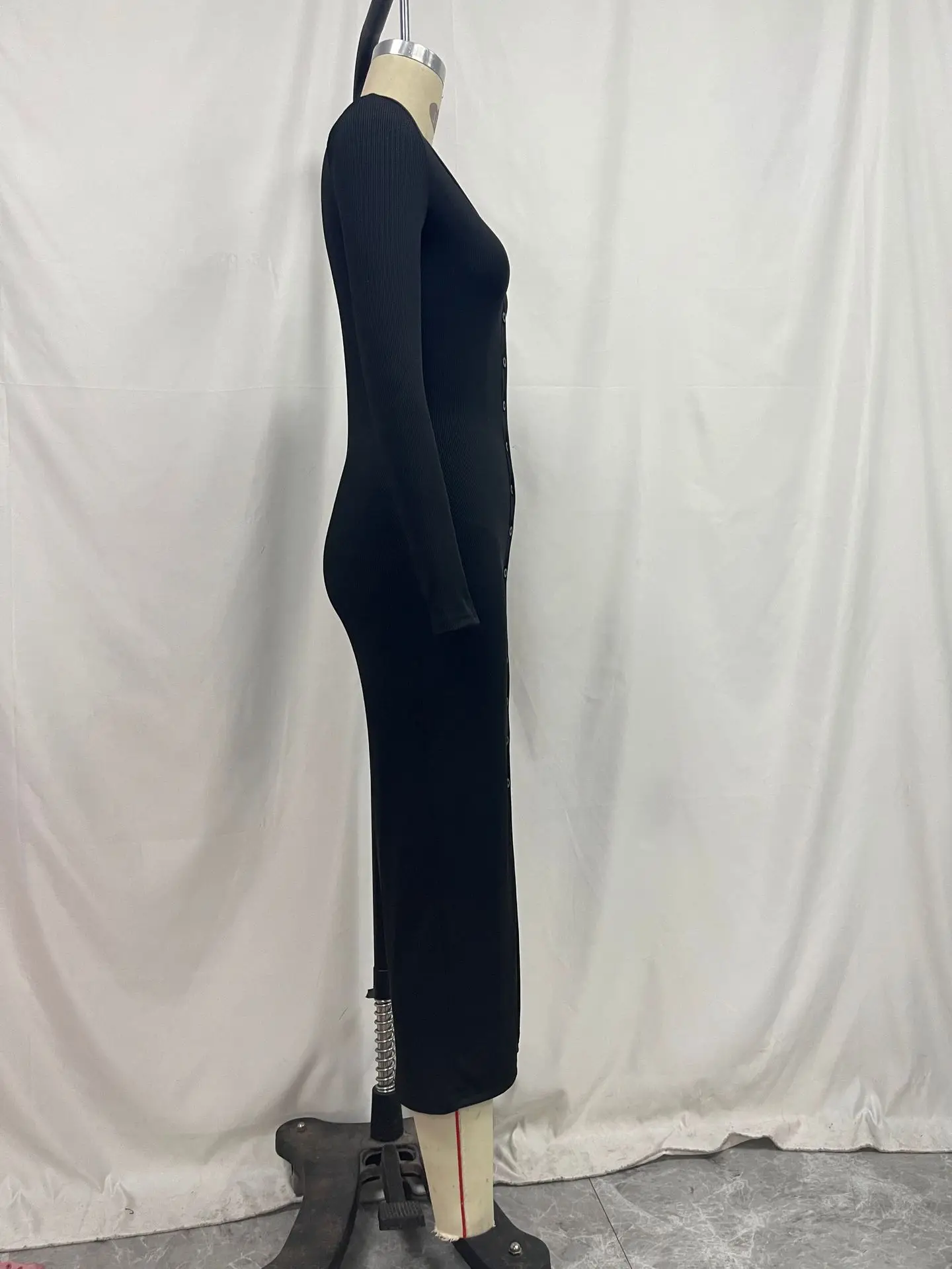 SKMY Платье из полиэстера черного цвета