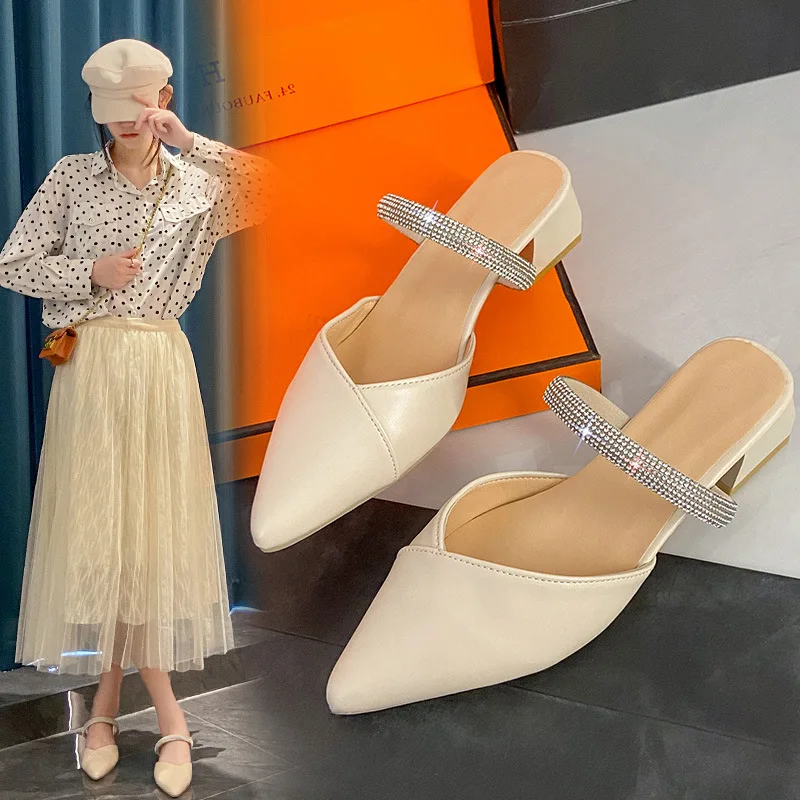 

Женская обувь на среднем каблуке, с острым носком