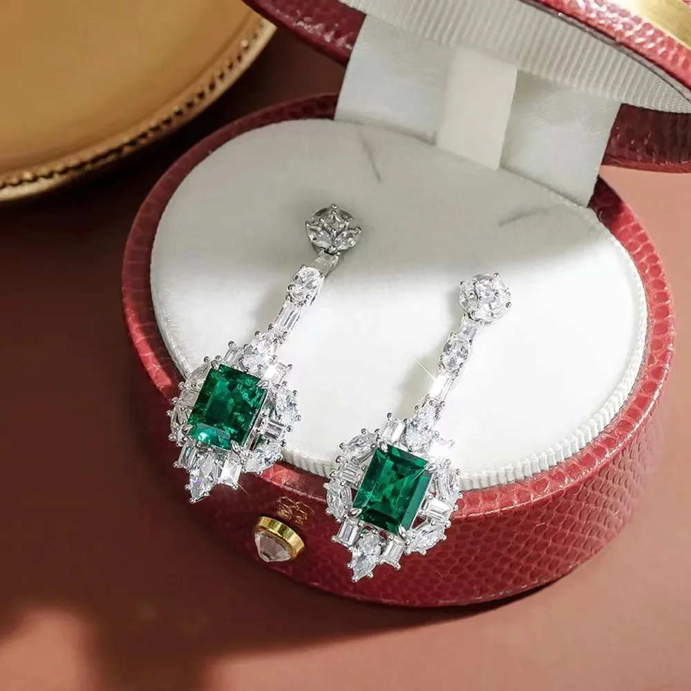 Женские серьги из серебра 925 пробы с изумрудом