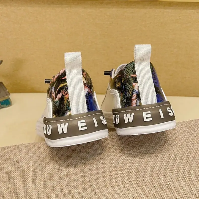 Новые дизайнерские мужские туфли Летние кожаные трендовые маленькие белые