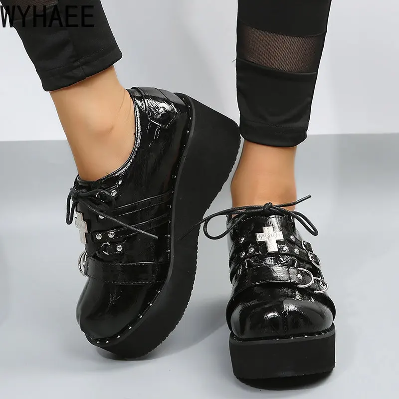 Женские туфли-лодочки с заклепками большие размеры |