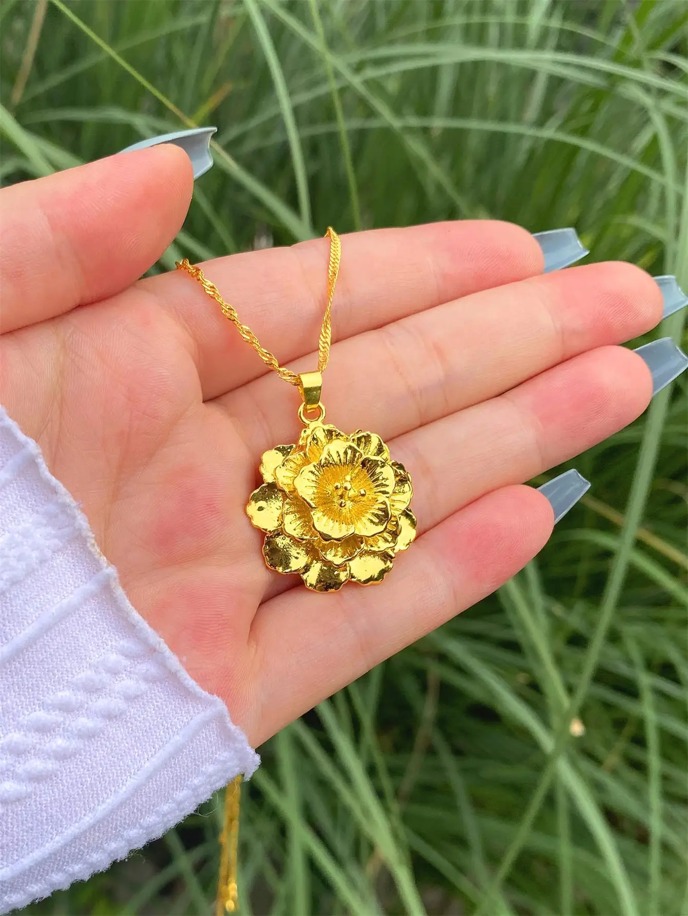 

ANGLANG Yellow Crystal Flower Shape Pendant Necklaces for Women Girl Gold Tone Choker Chain Jewelry Engagement Gifts
