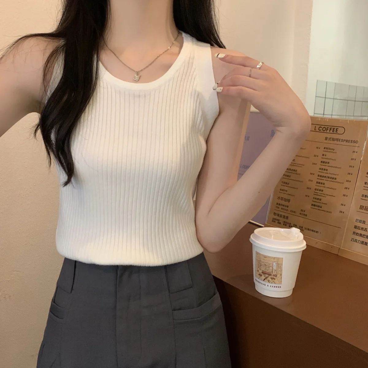 

Women's Knitted Vest with Halter Top, Korean Version, Slim-fit, Round Neck, Inside Sleeveless, Sense of Atmosphere, Autumn, 2023