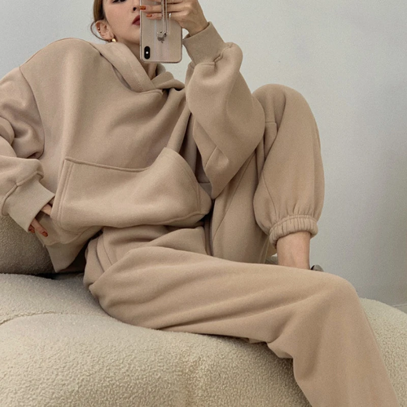 

Thick Warm Sweater Women Sportswear Short Suit Casual Pants 2 Piece Suit Sweatshirts Thin Top Women Looks K Pop Hooded Sweater