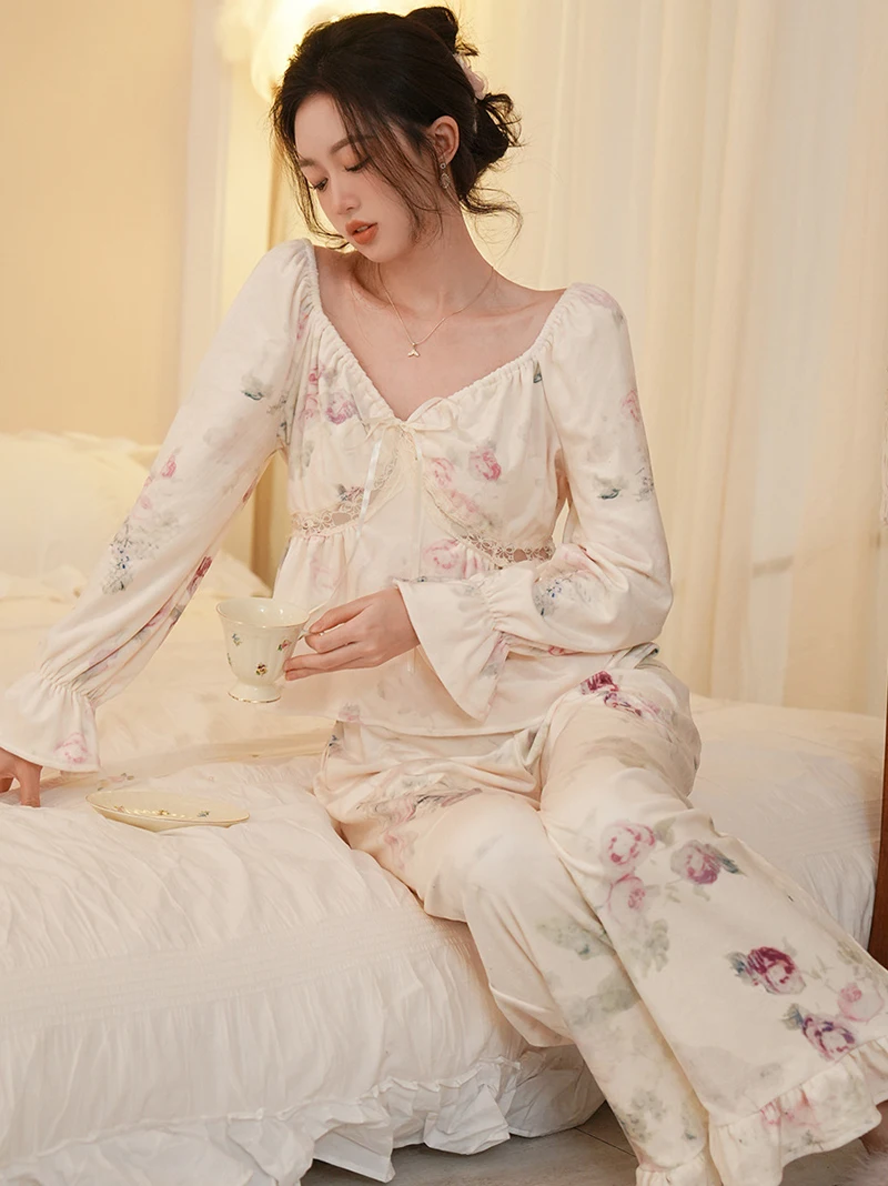 

French Velvet Print Pajamas Autumn Winter Long Sleeve Top Pants Two Piece Sets Women Mink Fleece Fairy V-Neck Princess Sleepwear