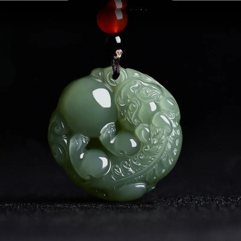 

Les pendentifs en Jade Hetian du Xinjiang, en Jade blanc, sont populaires pour les hommes et les femmes, nouvelle collection