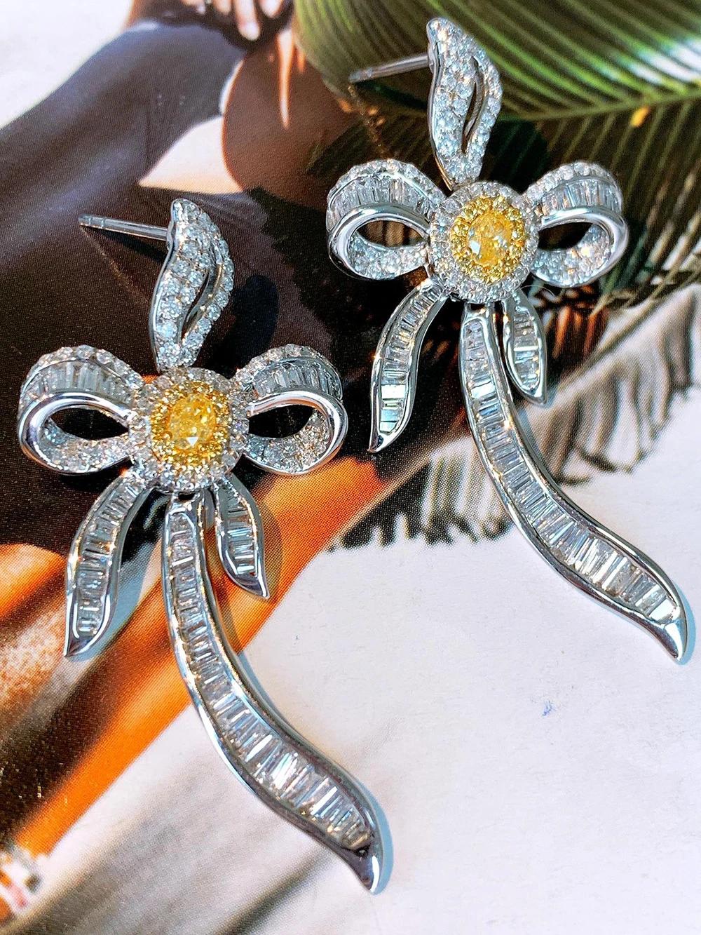 Рисунок 3 - Серьги из белого золота с натуральными бриллиантами