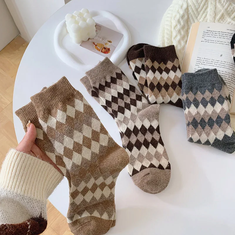 

Retro Rhombus Plaid Women Socks European Vintage Fashion Cotton Sock Woman Long Ladies Sock Autumn Winter Casual Soft Cute Sock