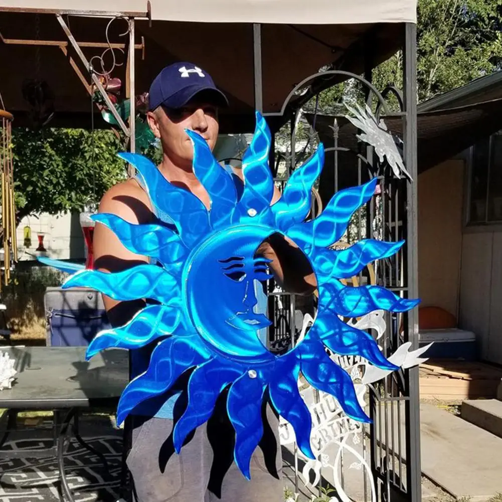 

Новинка 2022, креативная металлическая настенная художественная статуя Солнца и Луны, подвесное украшение для прихожей, забора, настенное украшение для гостиной