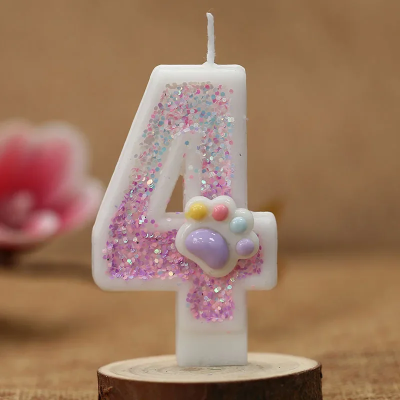 

Фиолетовые свечи для дня рождения кошки