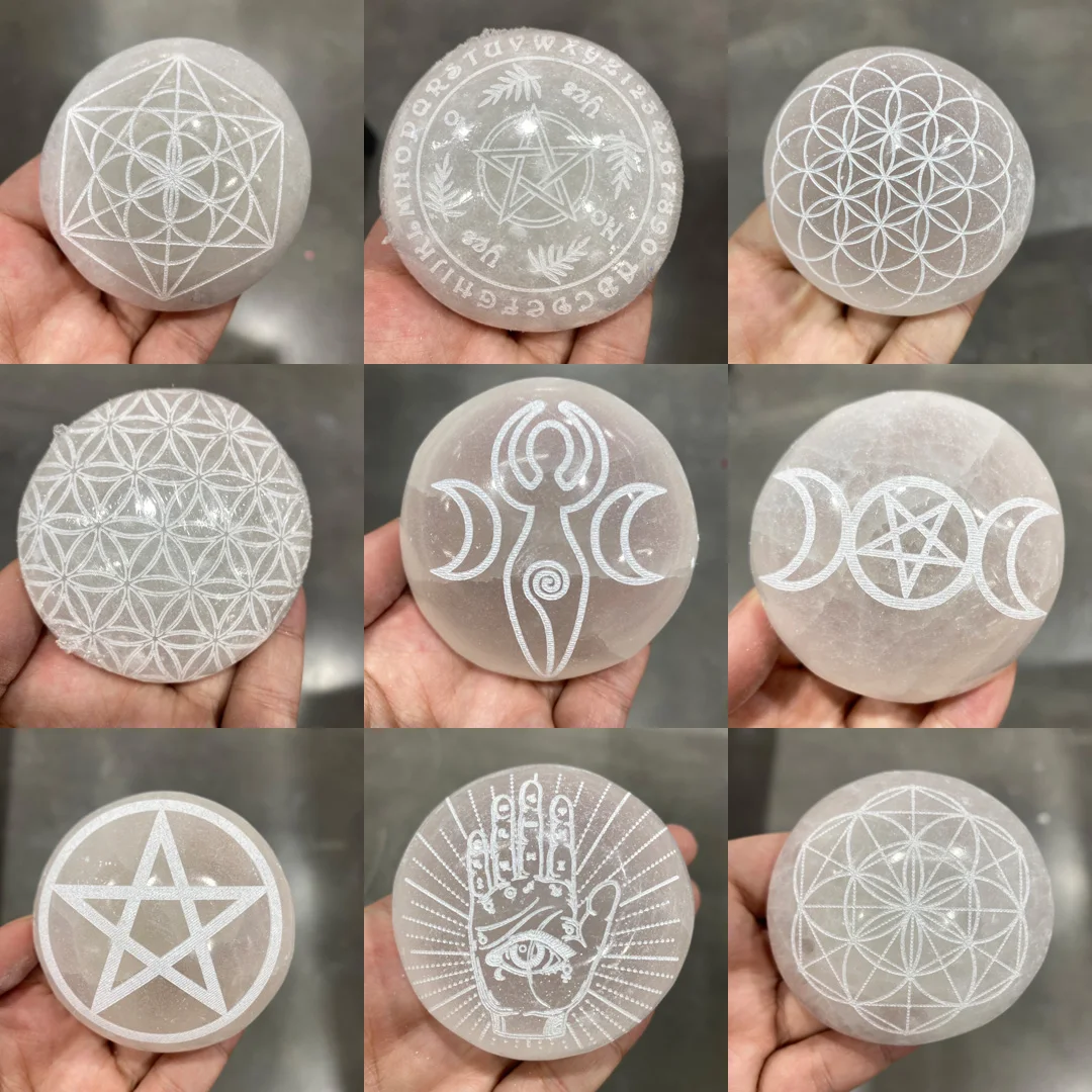

Natural White Selenite Palm Hand Oval Healing Reiki Stones Crystal Gypsum Quartz Engraving Symbols Witch Yoga 7 Chakras 1pcs
