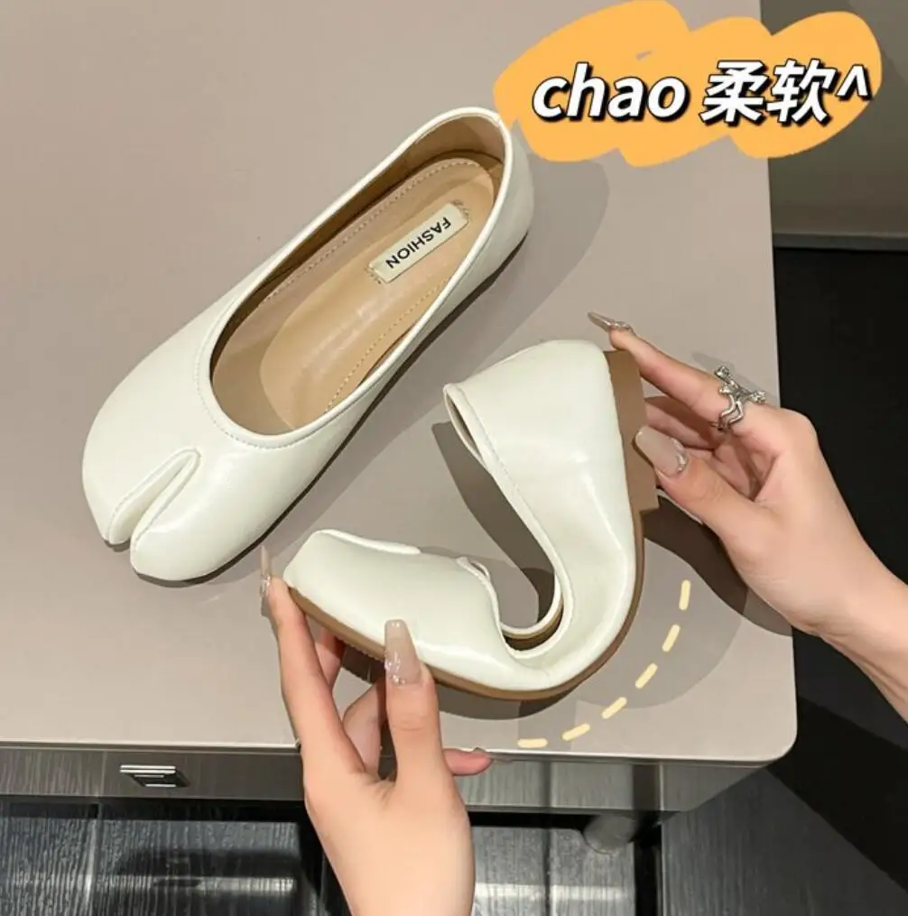Женские удобные тапочки Tabi из микрофибры и кожи на плоской подошве