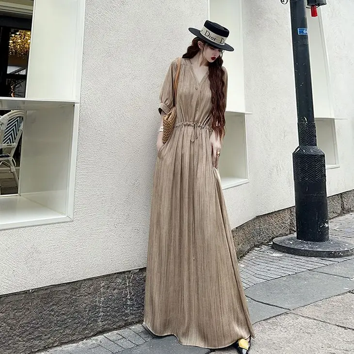 Простое и Повседневное платье с высоким удлиненным воротником роскошное