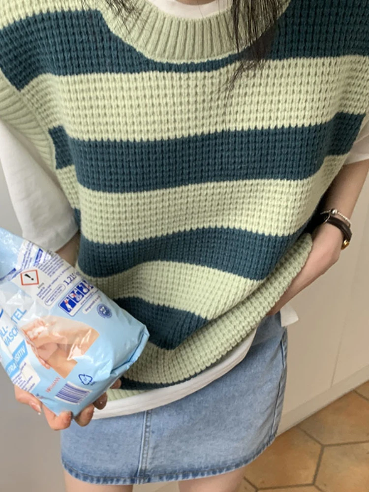 

Contrast Striped Knitted Sweater Vest Women Autumn Winter New Vintage Loose Sleeveless Vest with Top Office Lady Pullover Tops