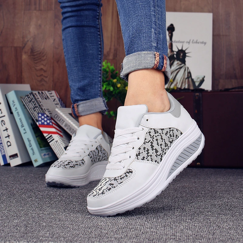 Women's Shake Shoes Cushioned White Nurse Shoes Fly Weaving Athletic Sneakers Zapatillas Gimnasio Mujer
