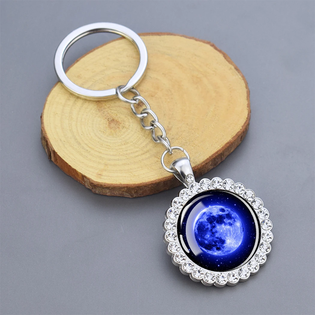 Брелки с рисунком планеты цепочка серебристого цвета подвеской в виде солнечной