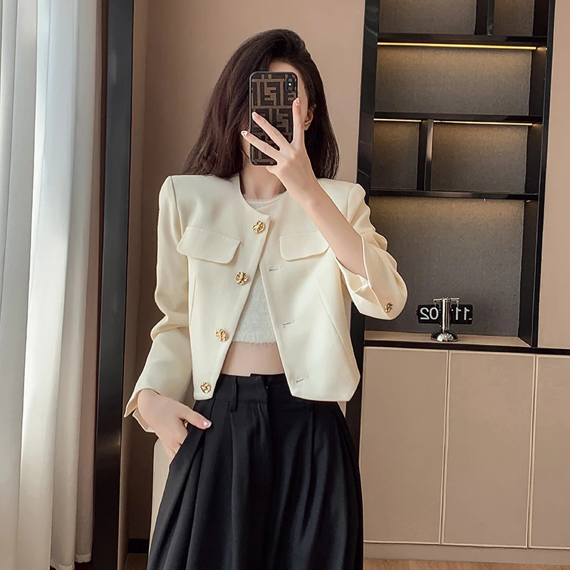 

High-Quality White Celebrity Style Temperament Coat Women's New Spring and Autumn Flare Long Sleeve Short Exquisite Texture Top