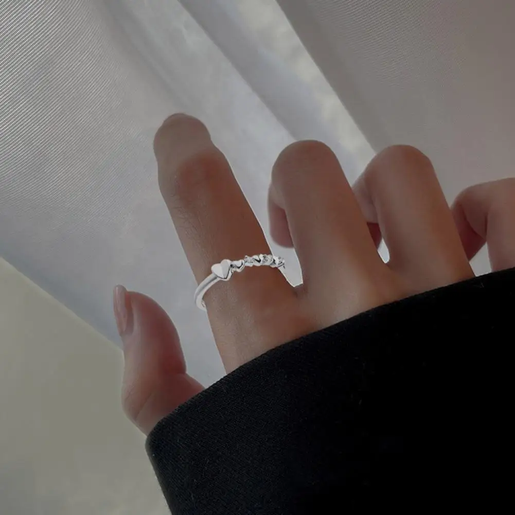 

Ladies Ring Geometric Anti-fade Decorative Women Love Heart Finger Ring Jewelry Accessories Female Ring for Dating