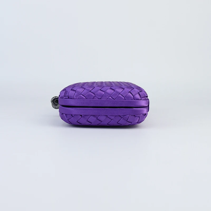 Элегантный модный клатч с геометрическим рисунком и украшением крест-накрест