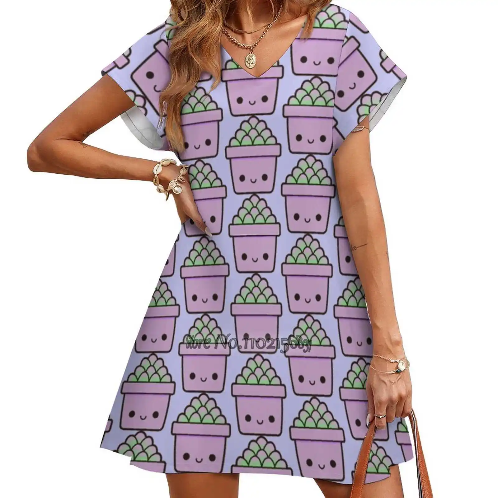 

Платье с коротким рукавом, V-образным вырезом и принтом