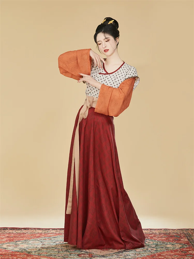 

Женская юбка с круглым вырезом и надписью «Beizi Hanfu»