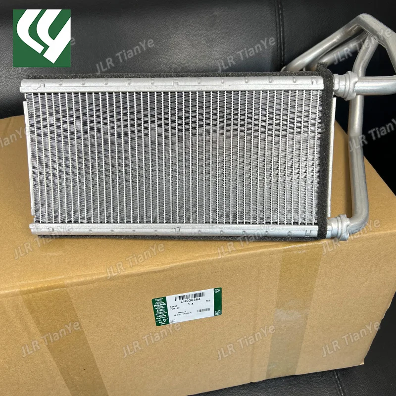 Фото LR036364 Радиатор отопителя кондиционера с шлангом для Land Rover Discovery 5 / Range Rover 2013 / Range Rover Sport 2014 №5