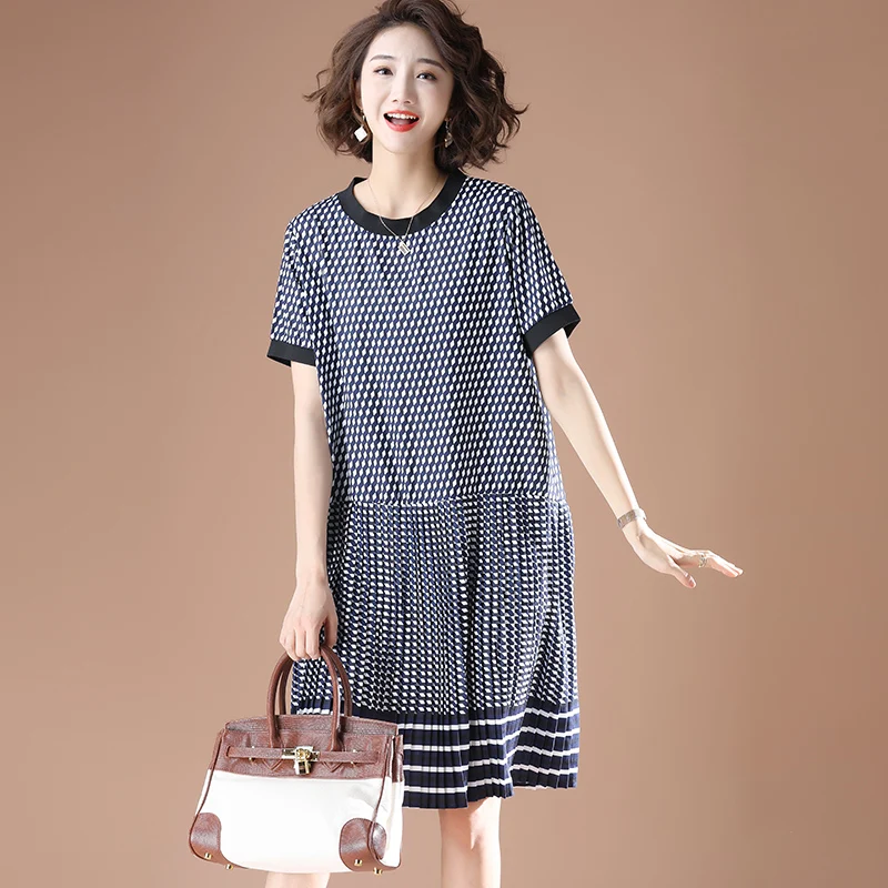 

Casual Loose Dresses Women O Neck Short Sleeve Straight Dresses Lady Summer Big Size Pleated Dress