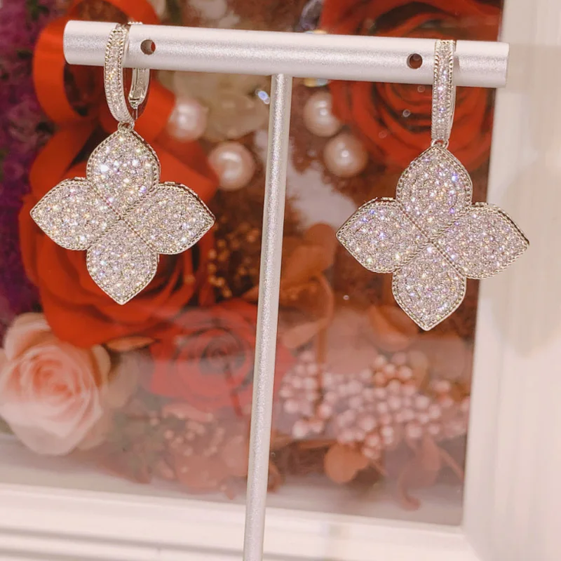 

Donia Jewelry Fashion Titanium Steel Micro-Inlaid AAA Zircon Flower Silver Needle Luxury Retro Earrings