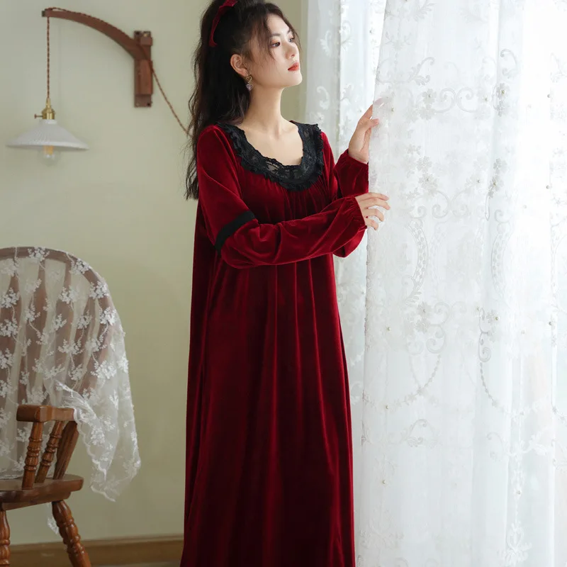 Lace round neck long sleeved plush nightdress women's winter long skirt warm golden velvet nightgown loose oversize home clothes