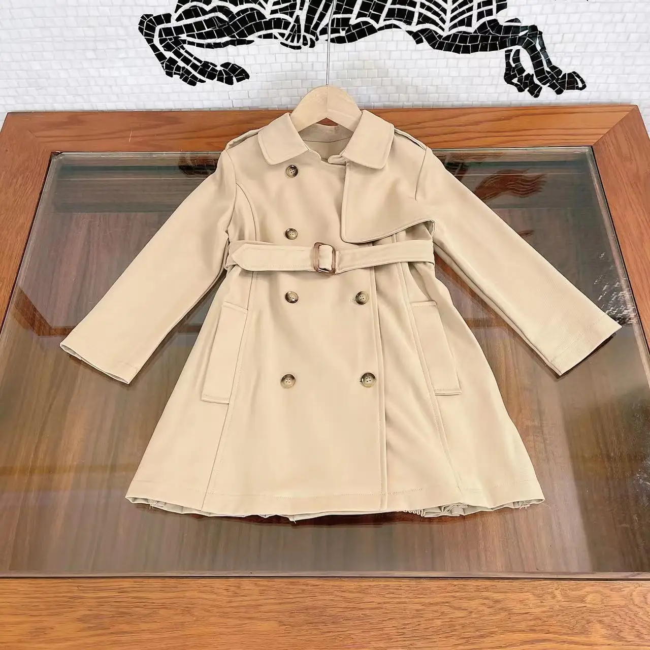 

2022 зимнее пальто для девочек с поясом, брендовая одежда цвета хаки, ветровка, платье, плиссированное Детское пальто, Новое Детское пальто