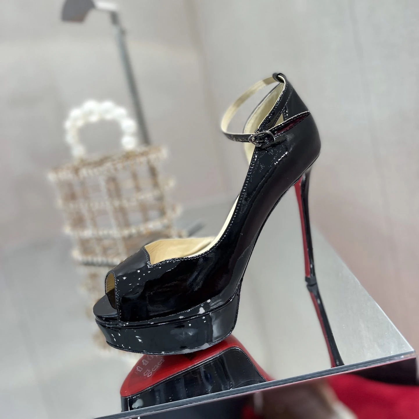 

Top Quality Womens High Heels Luxury Fashion Ladies Crystal Glisten Red Sole Shoes Classic Retro Designer 10cm High heel 0670HJ